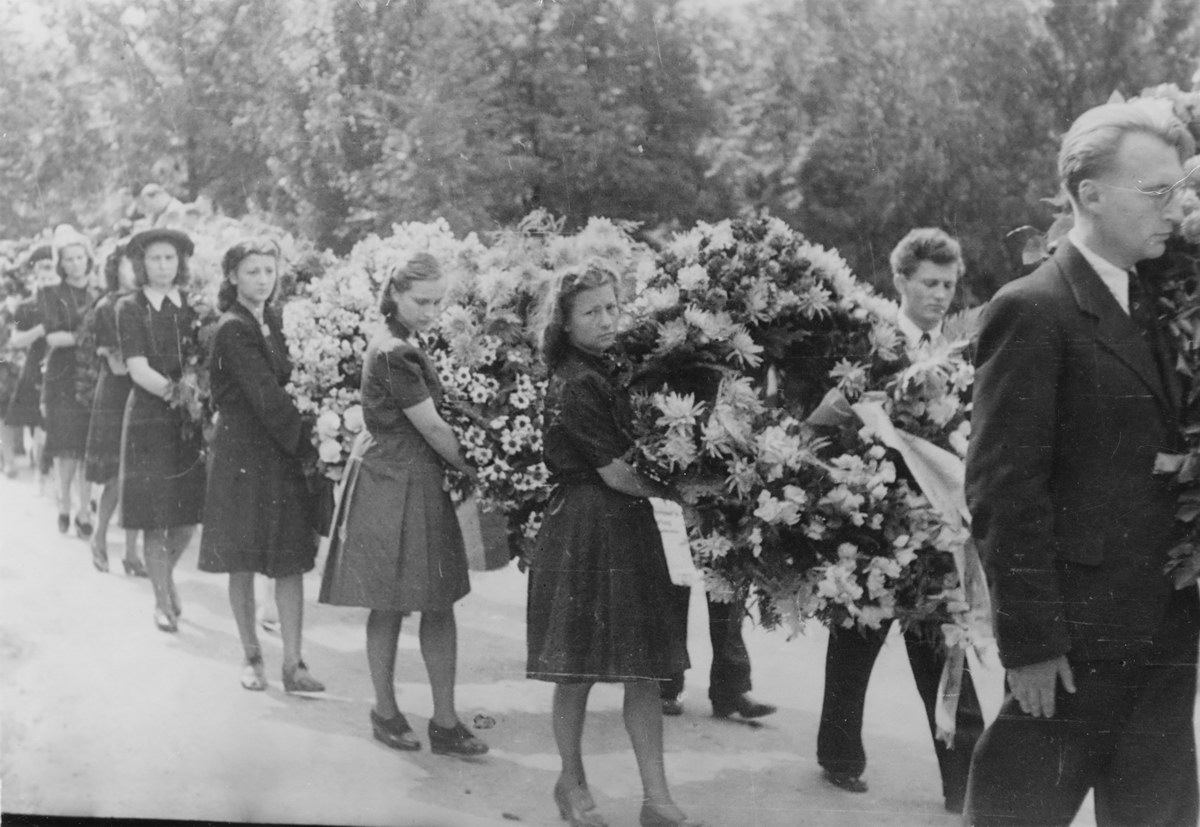 O Oles_funeral_10