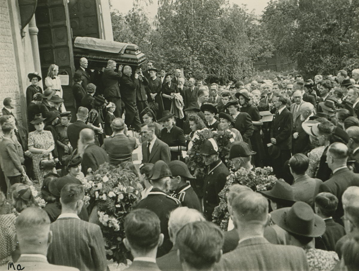 O Oles_funeral_1_-_19440729