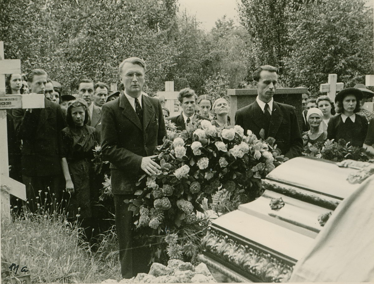 O Oles_funeral_2