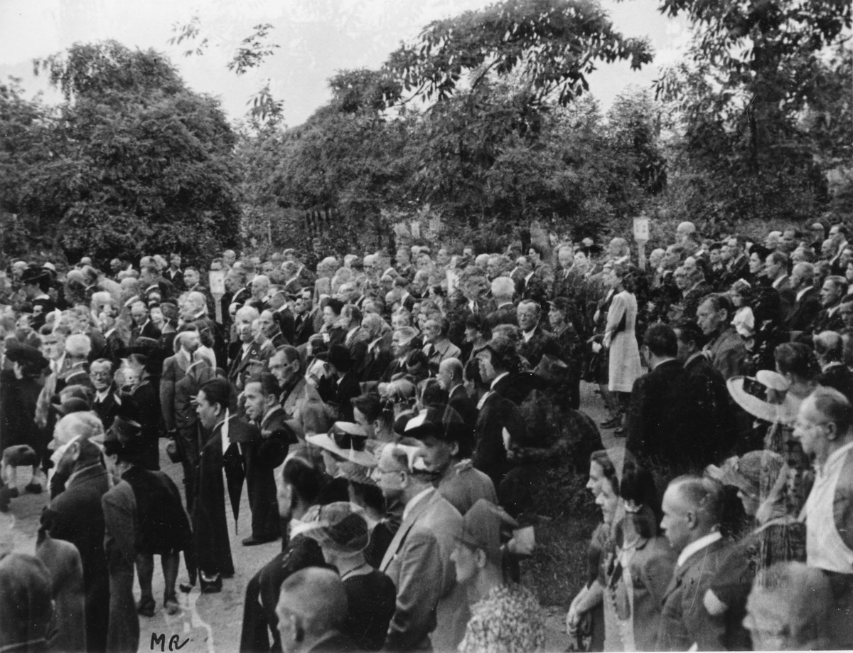 O Oles_funeral_9