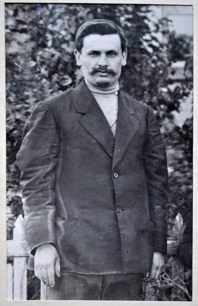 1910 р. фото мяло. з архіву а.вюника 663x1024