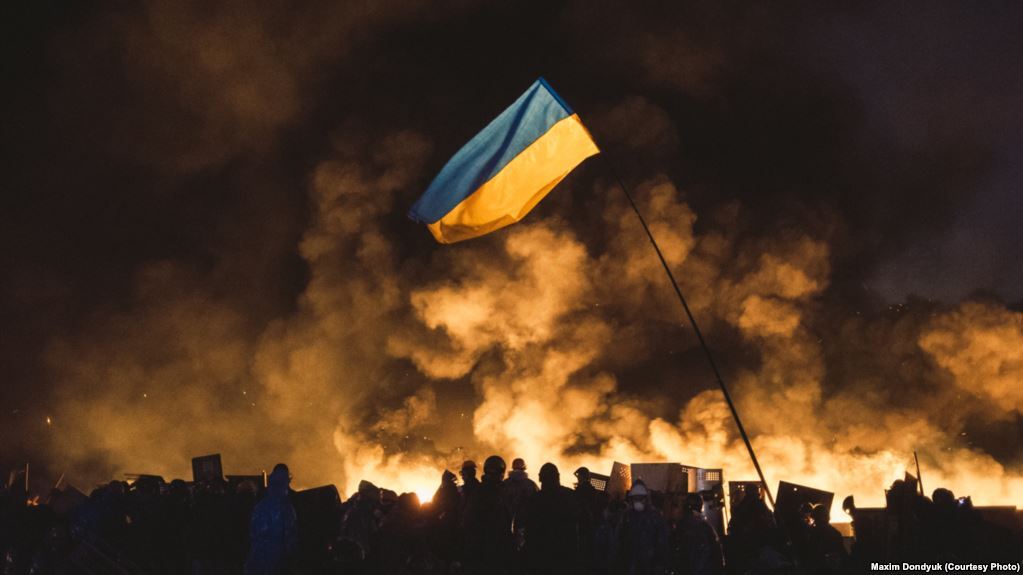 prapor ukrayiny ukrayina majdan nezalezhnosti